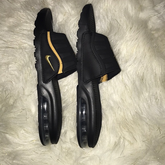 Nike Air black and gold Camden slides - Picture 3 of 5